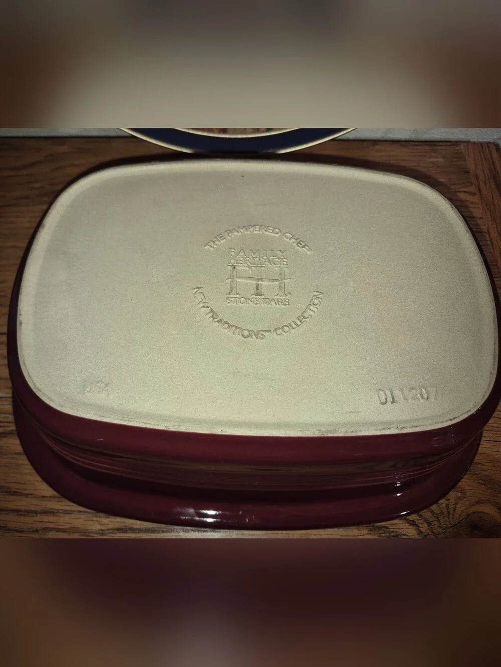 Pampered Chef Cranberry Baker Ceramic Covered Casserole Dish, Holds 3.1 Quart